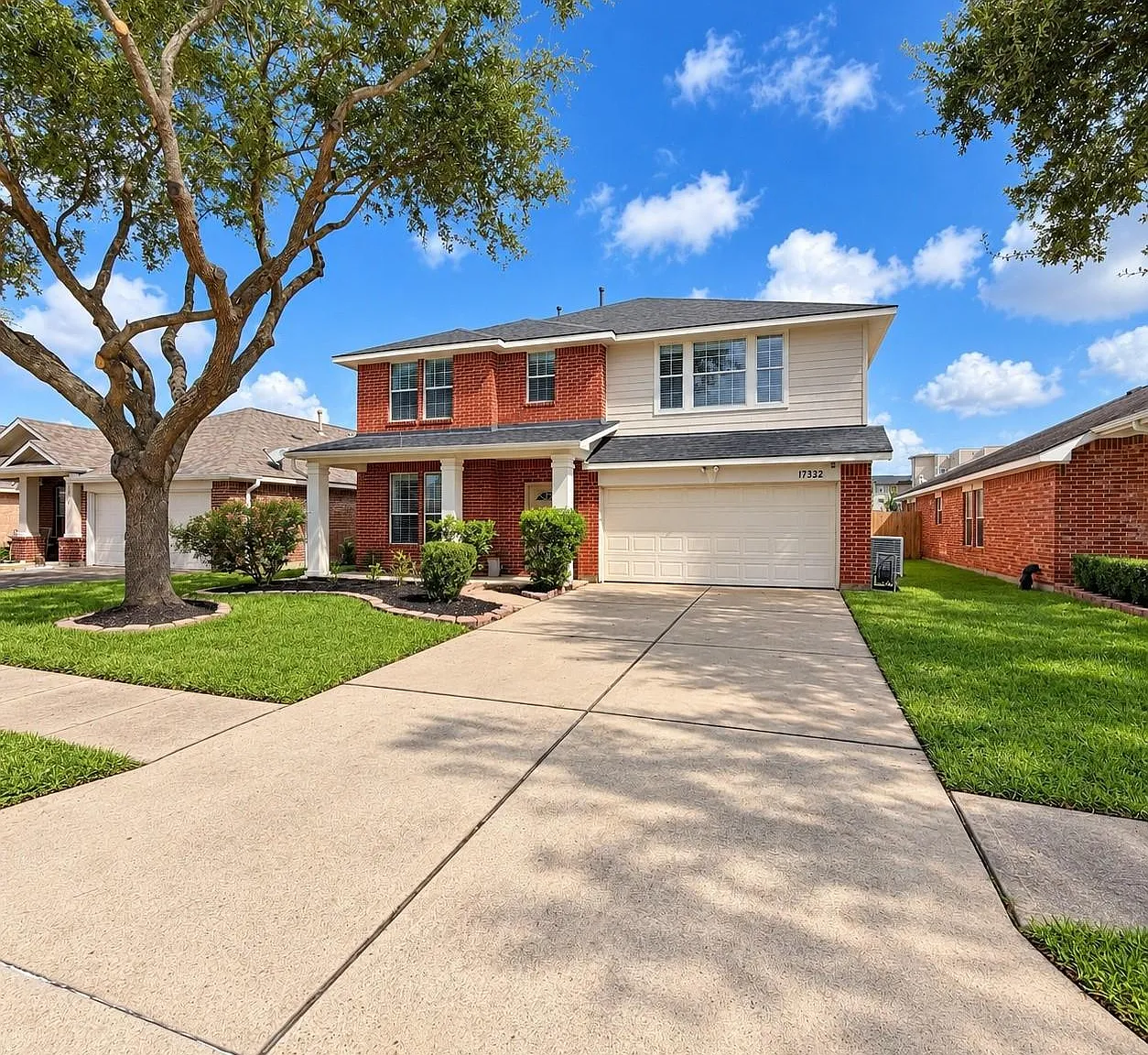 4 bed, 2.5 bath, 2910 sqft, $2,500 — Photo 1