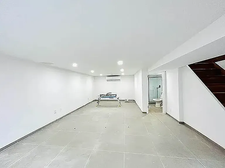 661 Hancock St #1B — Photo 14