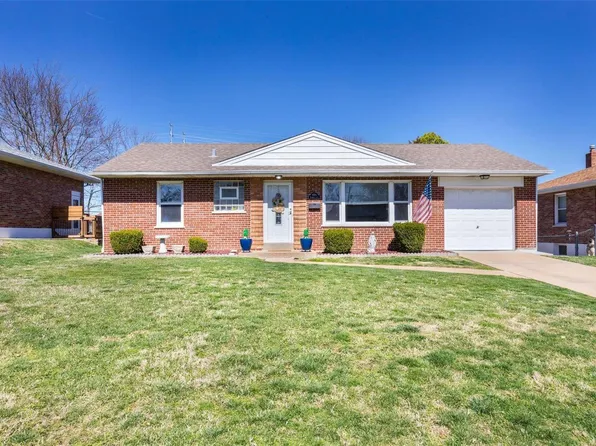 9501 Koerber Ln, Saint Louis, MO 63123