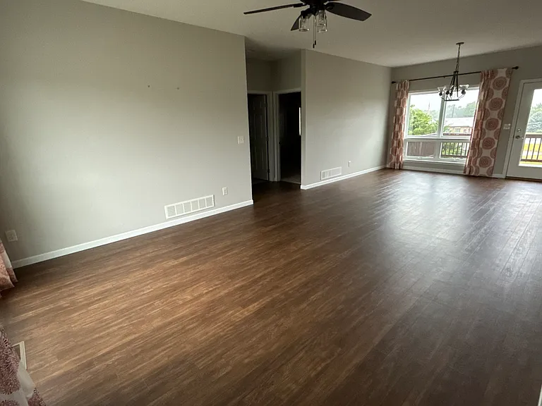 328 Wolf Ave — Photo 5