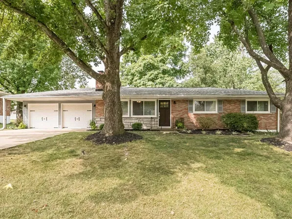 123 Vlasis Dr, Ballwin, MO 63011