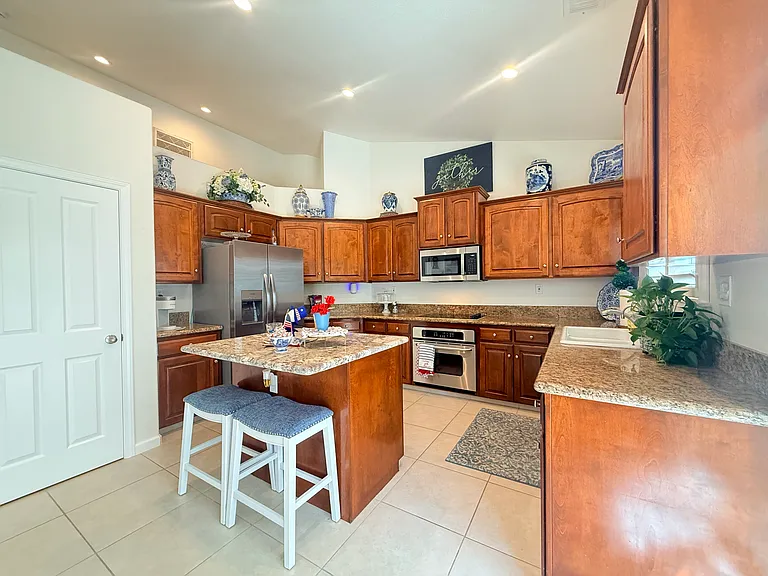 1140 E Sawgrass Ave — Photo 10