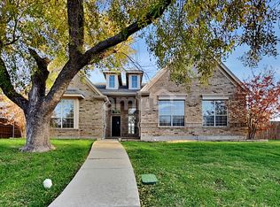 2221 Grapevine Ln, Carrollton, TX 75007