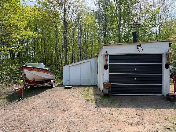 4th image of 1375 Birch Rd