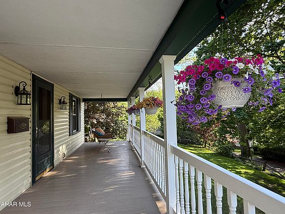4th image of 2807 Edgewood Dr