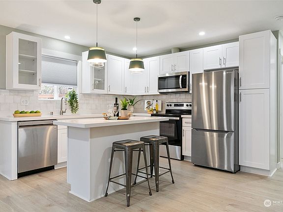 3rd image of 2455 Snyder Avenue
