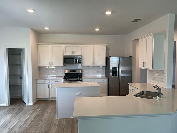 5th image of 2644 Starwater Dr