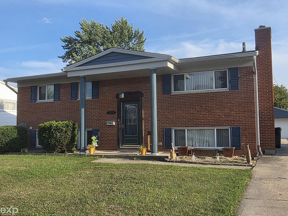 1st image of 2604 Serra Dr