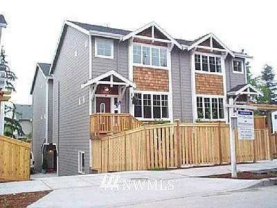 9238 B Interlake Avenue N photo 1