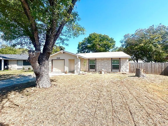 2nd image of 5946 Cliff Rock Dr
