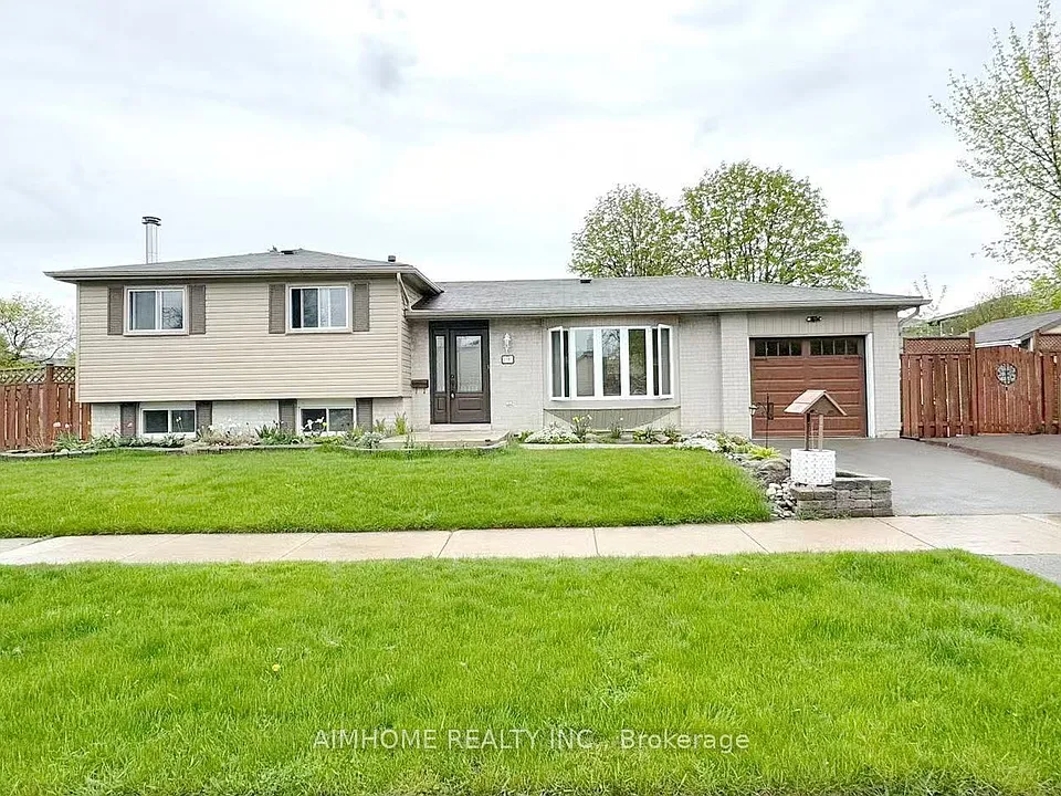 1597 Newlands Cres