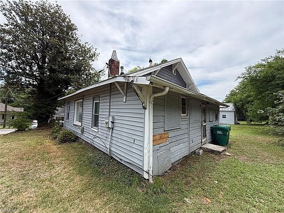 4th image of 328 Ennis St