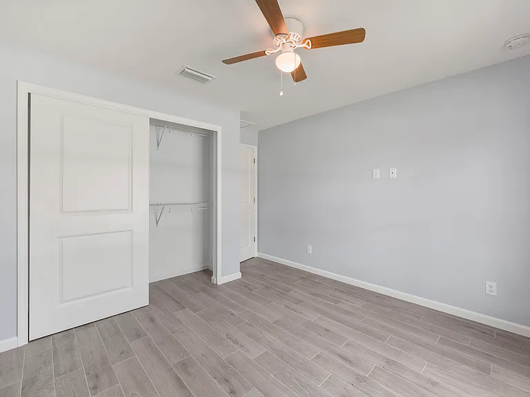 2504 Jamaica St — Photo 12