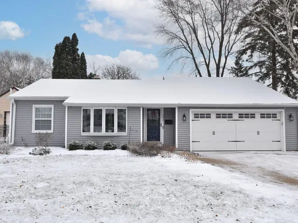 W62N352 Hanover AVENUE, Cedarburg, WI 53012