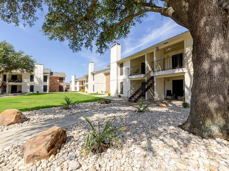 Stonegate Apartments — Photo 10
