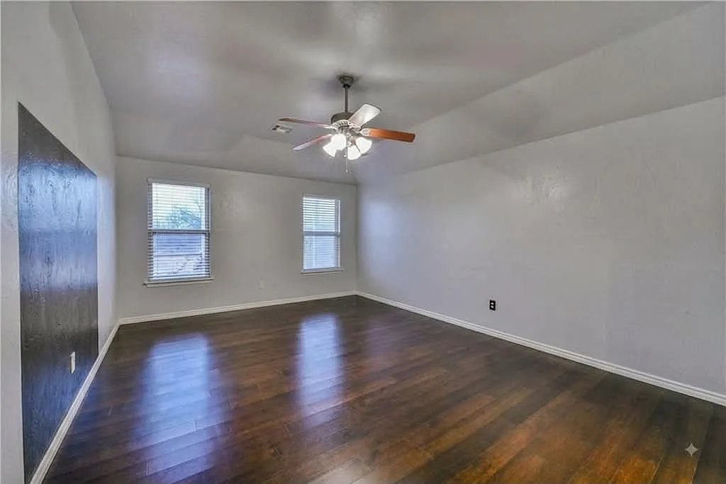 Single Home for rent int moore — Photo 4