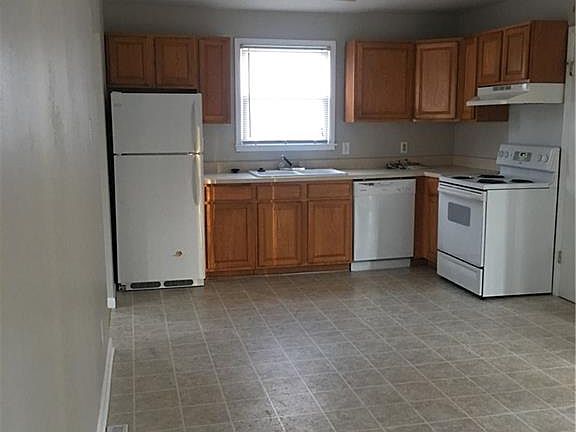 4th image of 4215 Bart St