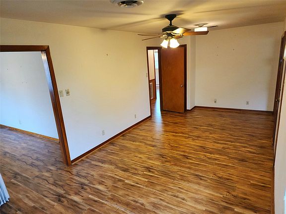 4th image of 11319 Walk Dr