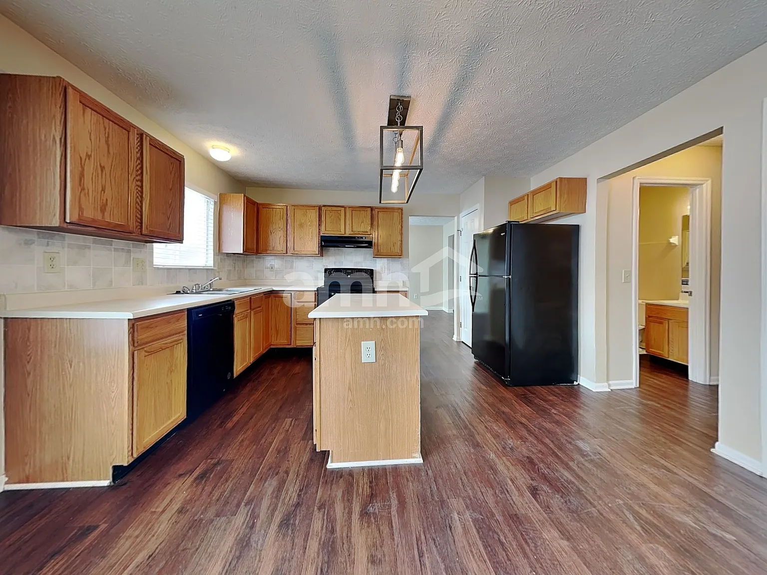 4 bed, 2.5 bath, 2063 sqft, $2,645 — Photo 3