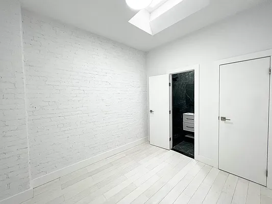 Rented by Bond New York | media 21