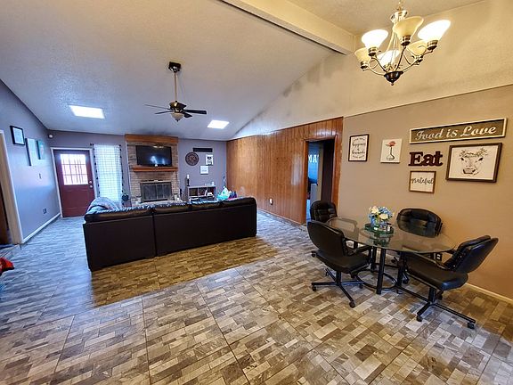 3rd image of 1800 Cody Pl