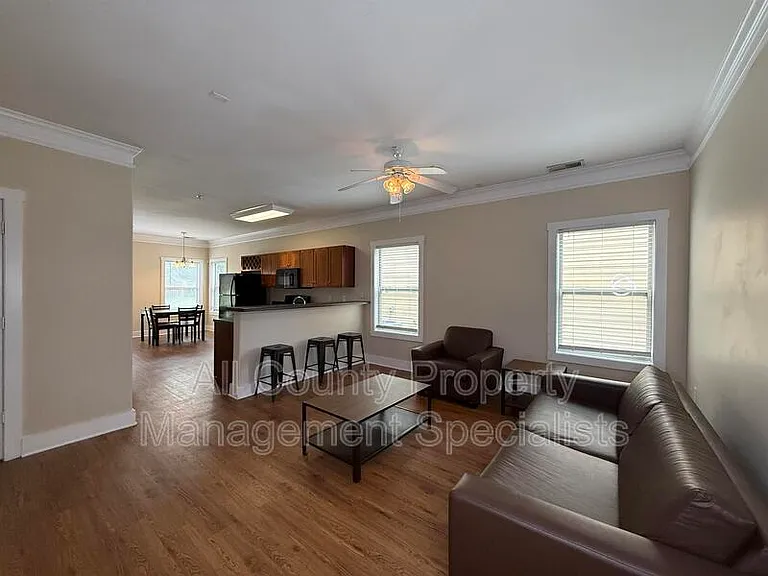 1929 Bluff Rd #177 — Photo 3