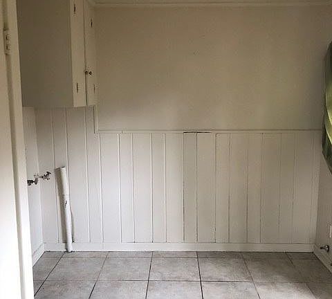 3rd image of 211 E Jordan St