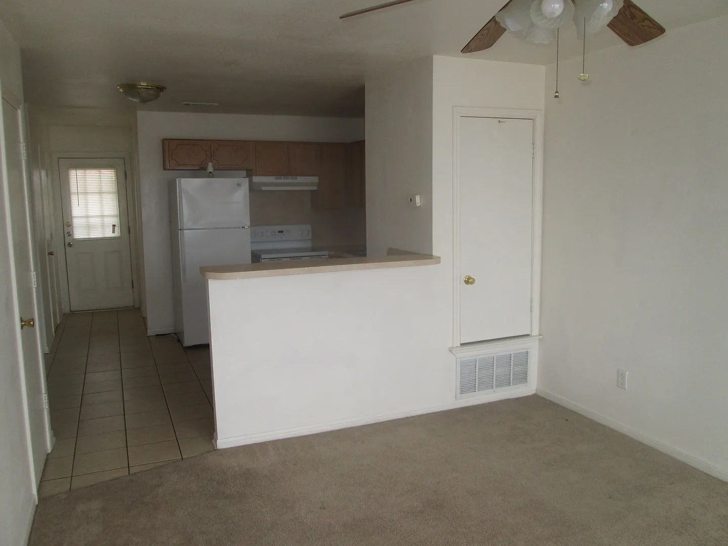 809 Leifester Circle — Photo 2