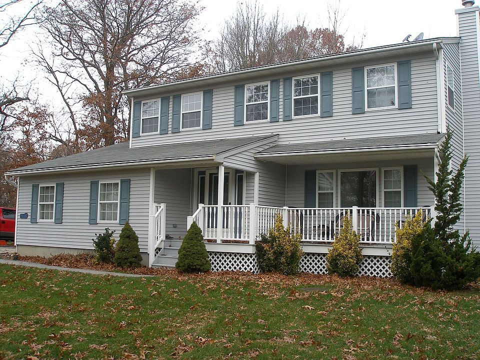 16 Roman Ct. Lake Grove,NY