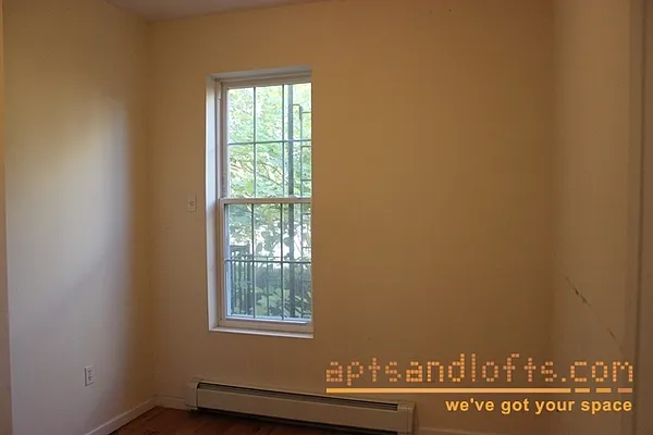 Rented by aptsandlofts.com | media 4