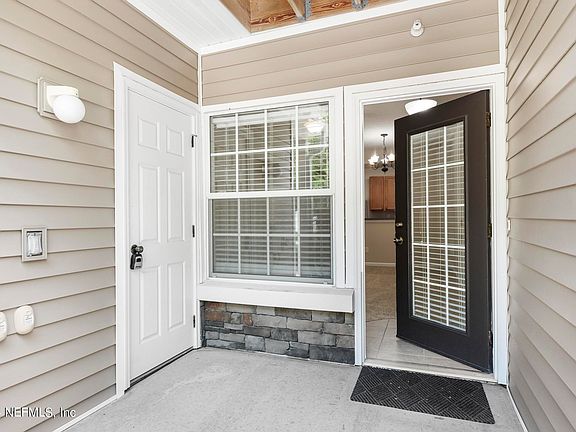3rd image of 575 OAKLEAF PLANTATION Parkway #507