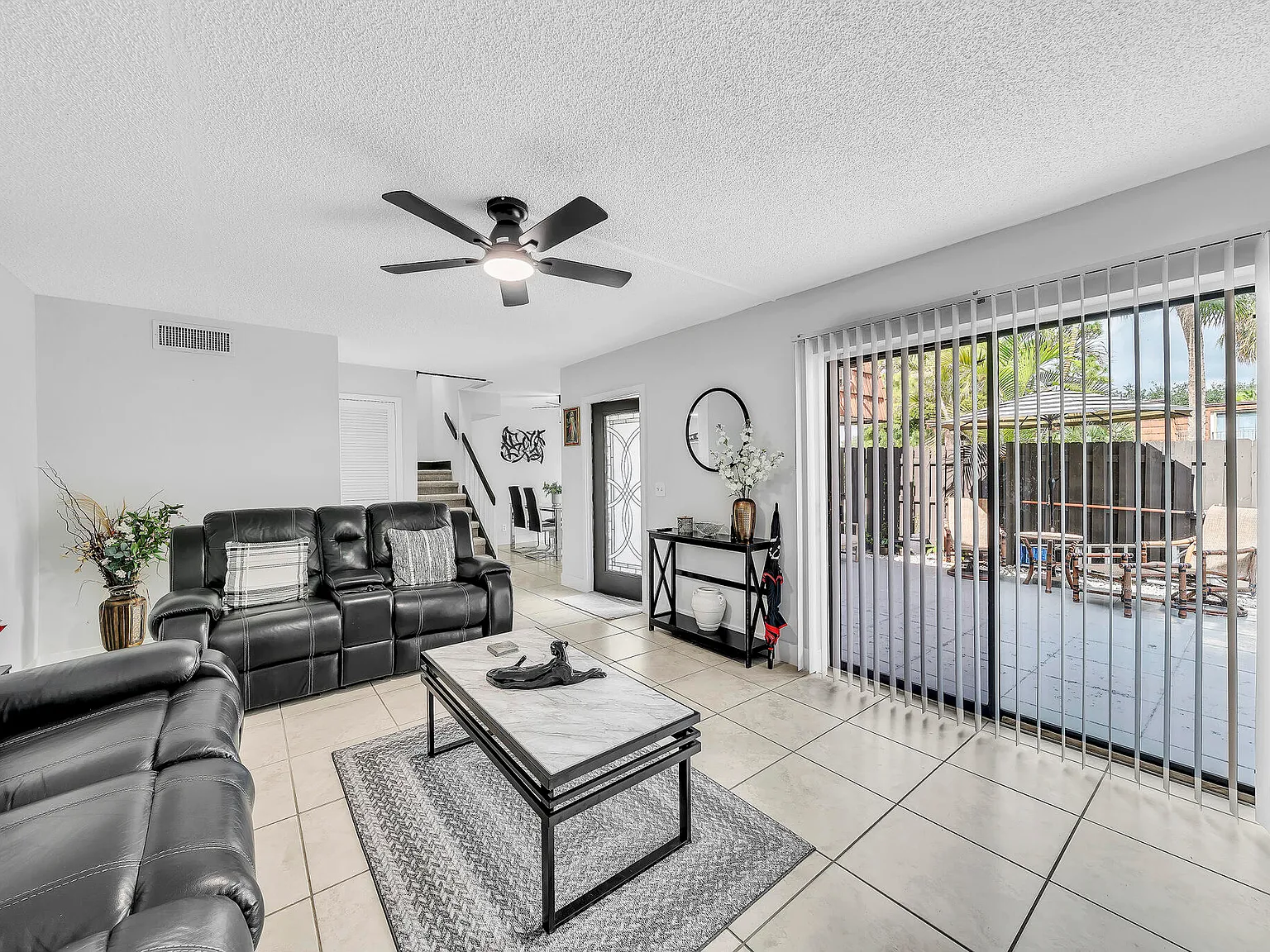 2 bed, 2.5 bath, 1252 sqft, $2,400 — Photo 1