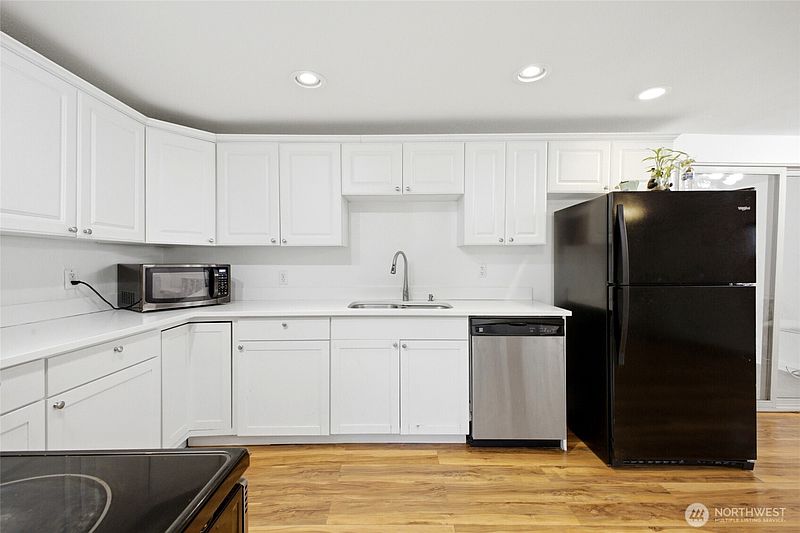 4th image of 14937 133rd Avenue SE