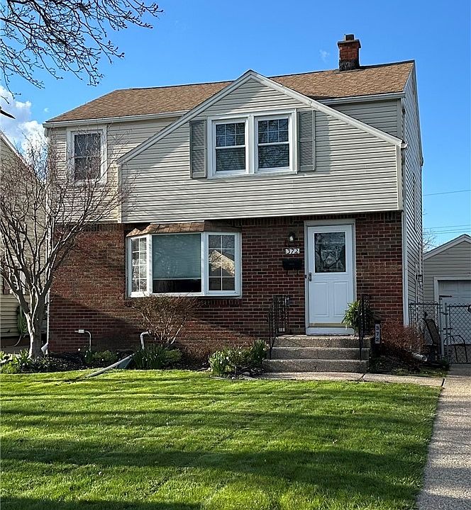 1st image of 372 Oakvale Blvd