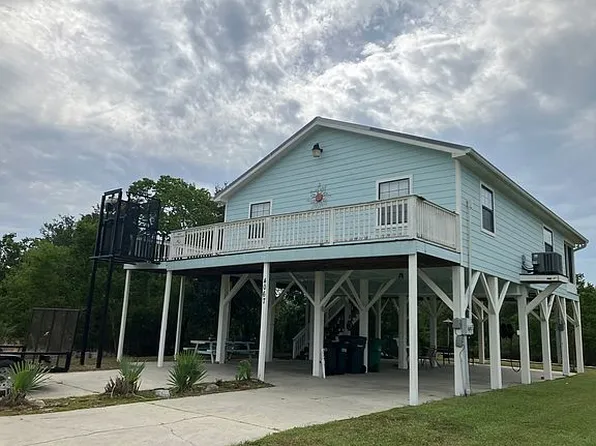 4067 Greenland St, Bay Saint Louis, MS 39520