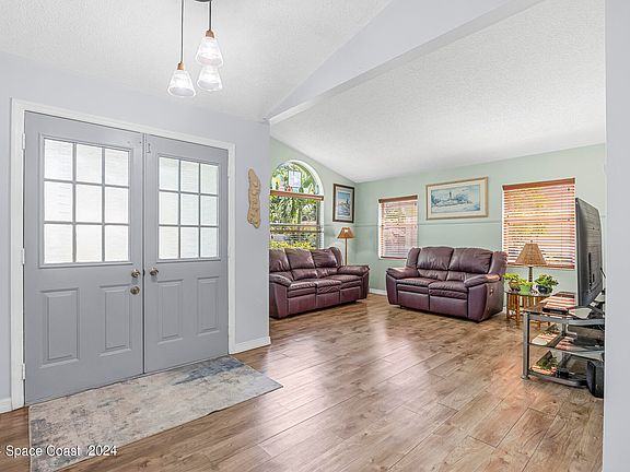 4th image of 1617 Sweetwood Dr
