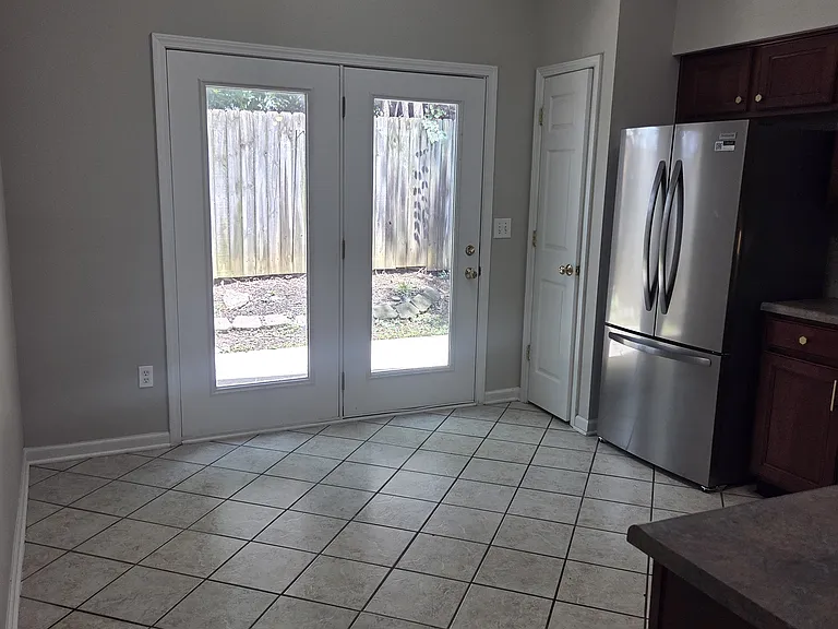 784 Statesman Way — Photo 6