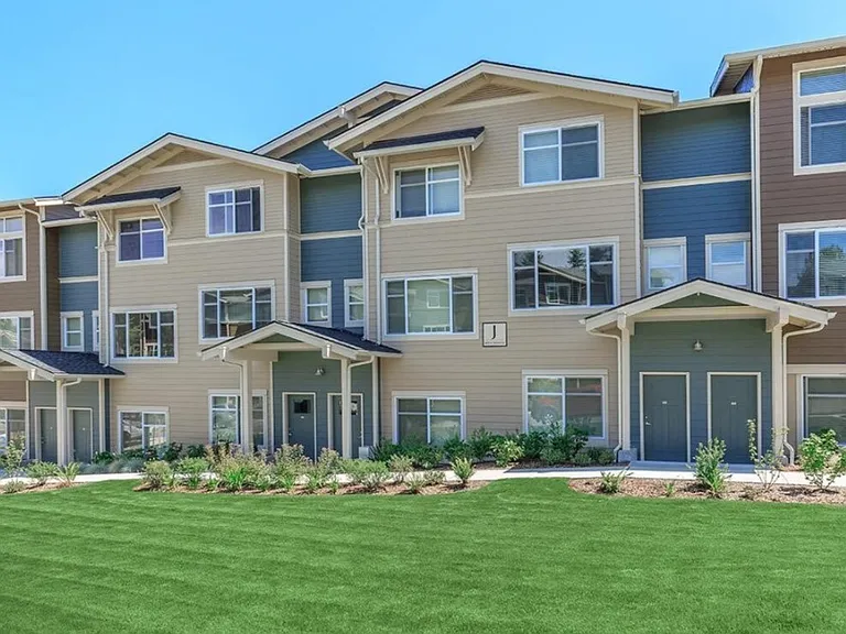 The Woodlands Townhomes — Photo 8