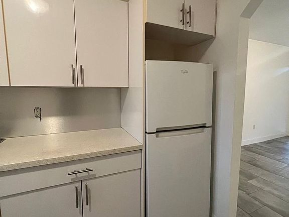 3rd image of 501 NW 30th St APT 7