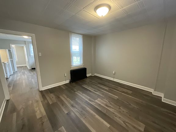 2nd image of 704 E Prospect St