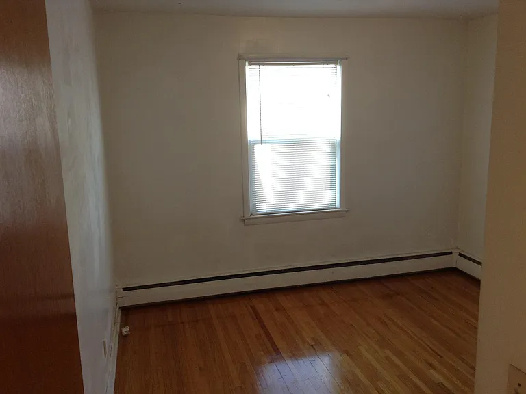 1006 Broadway St — Photo 18