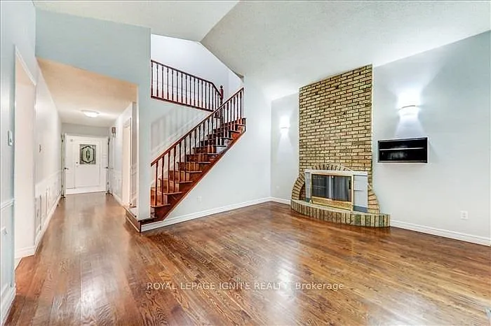 23 Longbow Sq — Photo 7