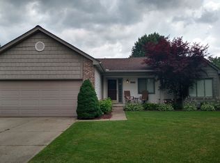 7702 Woodside Pl, Waterford, MI 48327