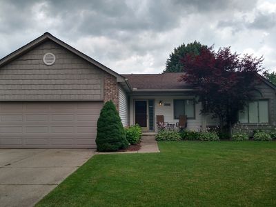 7702 Woodside Pl, Waterford, MI, 48327