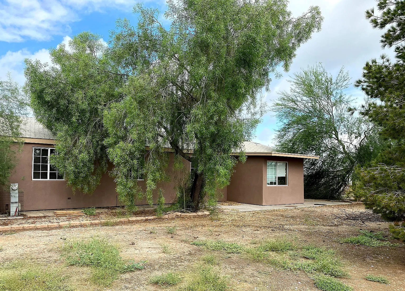 5 bed, 2800 sqft, $2,800 — Photo 1