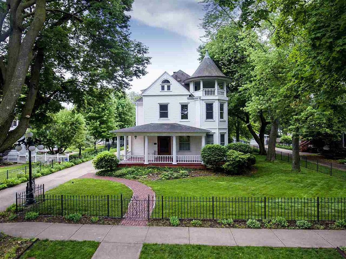 910 Washington St, Pekin, IL 61554 Zillow