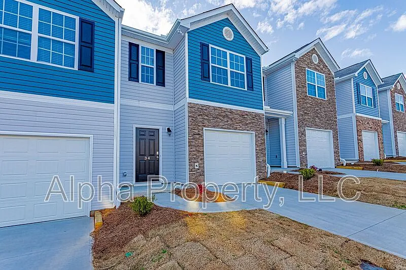 3 bed, 2.5 bath, 1412 sqft, $1,650 — Photo 1