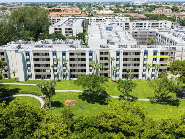 10000 NW 80th Ct APT 2432, Hialeah Gardens, FL 33016