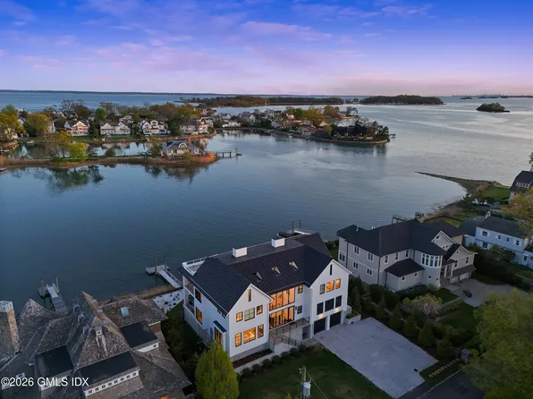 4 Little Cove Ln, Old Greenwich, CT 06870