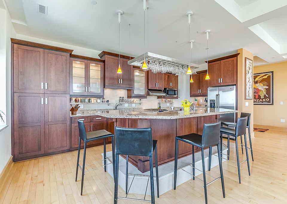 1st image of 1313 N Franklin Pl APT 1103